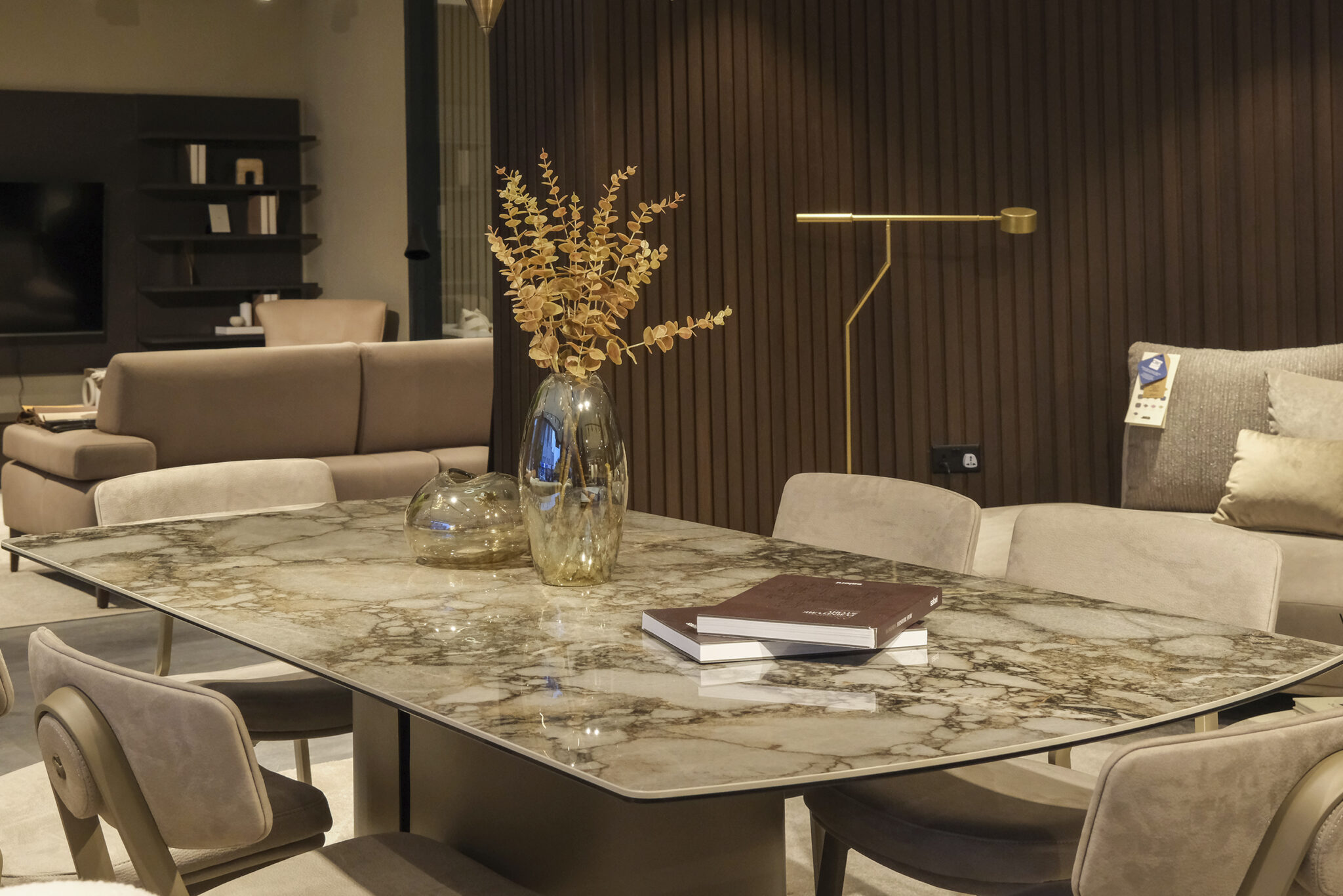 Saloni Furniture – London | Store